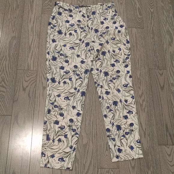 Beautiful floral pattern pants by Zara🌸🌼🍀 - Picture 2 of 10